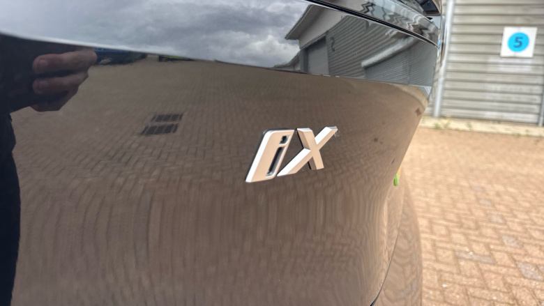 BMW iX 400kW xDrive60 M Sport 112kWh 5dr Auto [Pro Pack] Electric Estate